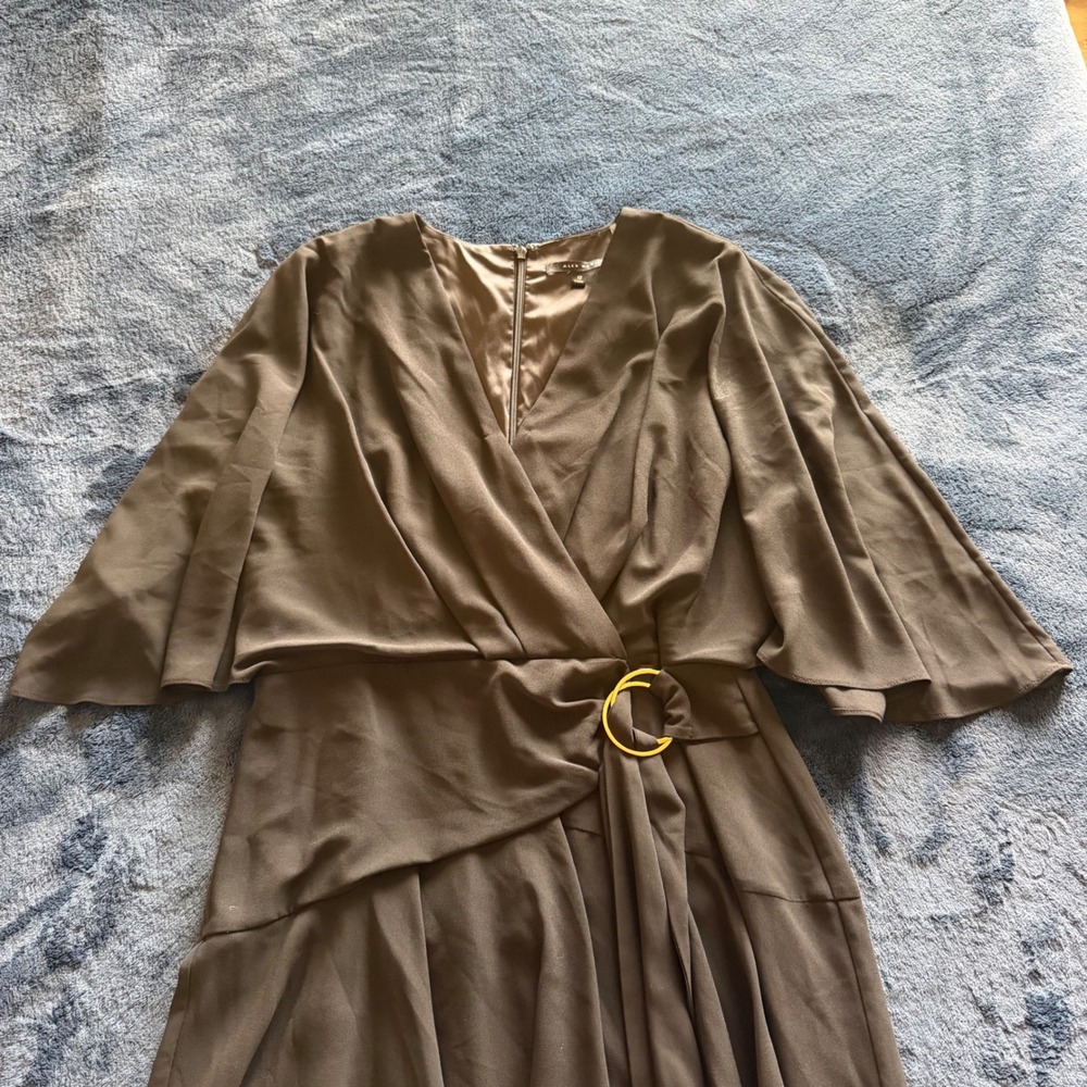Alex Marie Black Flutter Sleeve Wrap Style Dress Gold Buckle Size 12 - E0095 - Picture 2 of 4